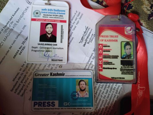 Zahoor Ahmad´s press identity cards.