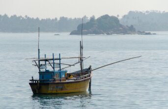 fishing-boat-4043636_1280