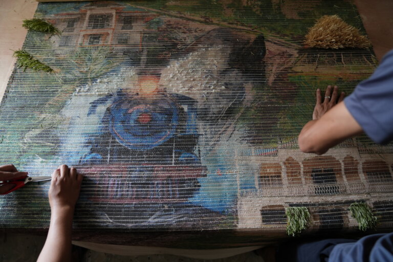 Philippine Pavilion Weaving2 _ Photography by Luca Zander and Tellart